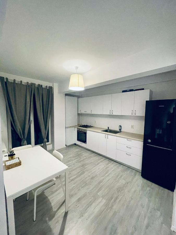 Santorini Residence Apartment Otopeni Eksteriør bilde