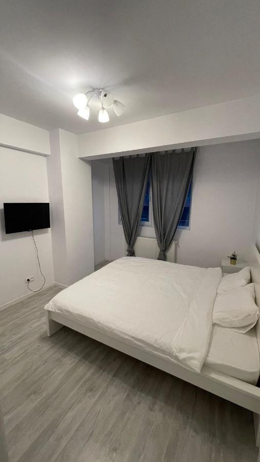 Santorini Residence Apartment Otopeni Eksteriør bilde